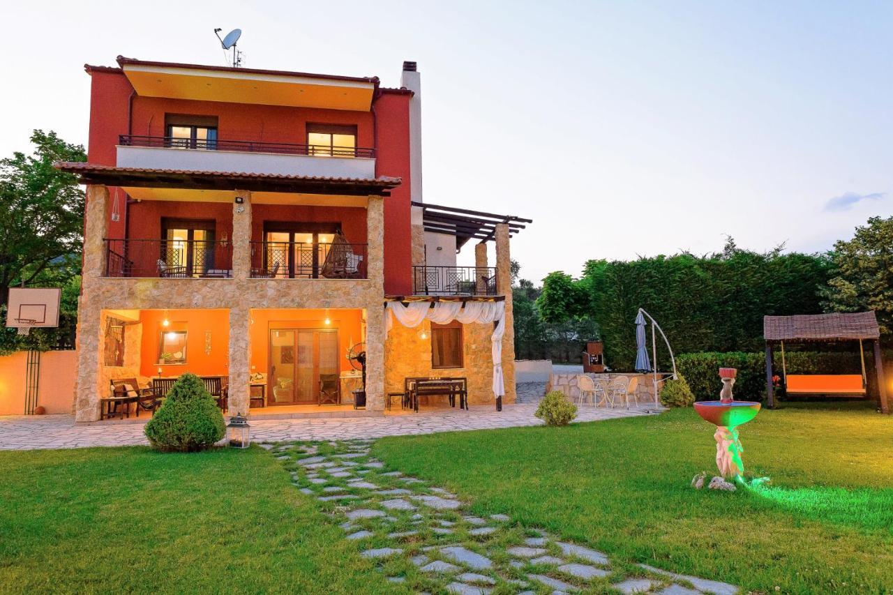 Villa Mariellie Néa Péramos Exterior foto